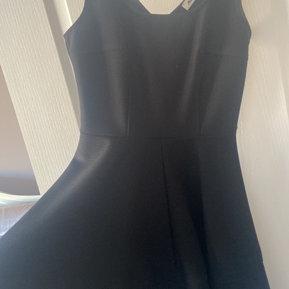 Cute black dress for any occasion - Picture 2 of 4
